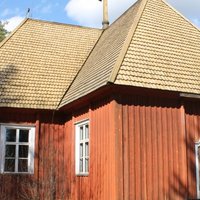 Revonlahden Kirkko punainen puinen ristikirkko